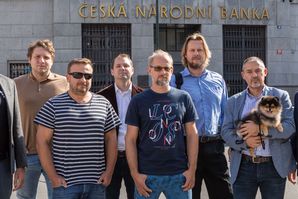 Čeští kryptoměnoví podnikatelé spojují síly na obranu svého oboru